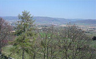 Blick vom Heuberg-Turm ins Tal nach Mnchweier